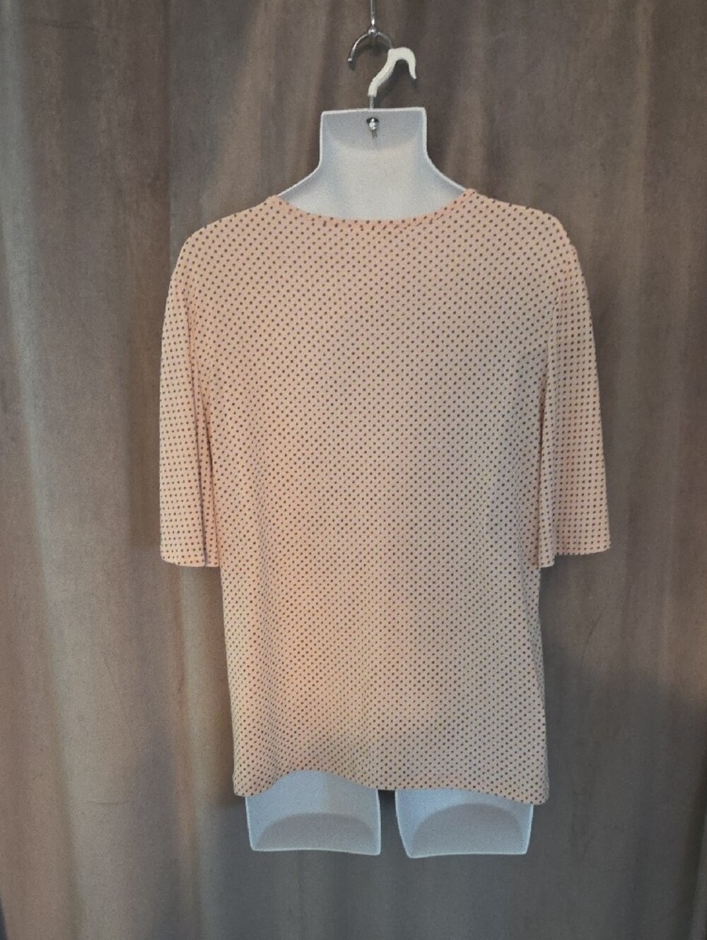 cleo XL Peach Dot Keyhole Flutter Sleeve Top - Picture 2 of 4
